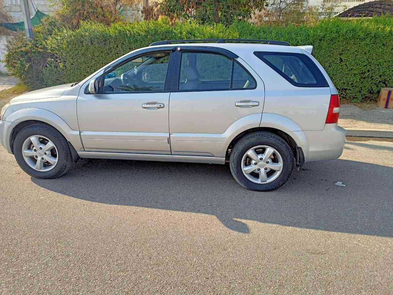 ‎السلام عليكم
‎سورنتو 2009 
‎7 راكب 
‎6 سلندر 
‎خليجي
‎سيارة كلين بدون ضربة 
‎صبغ شبر بلجاملغ اثر طخة مثل ما موضح بلسونار 
‎محرك لا تنقيص ولا تبخير 
‎الگير بحالة ممتازة 
‎تبريد ثلج 
‎الرقم الدولي الجديد 
‎رقم السيارة سليمانية 
‎هزة وفحص وكلشي جاهز 
‎سنوية لل 27
‎السيارة بأسمي 
‎تحويل ثاني يوم 
‎موصفات: 
‎ا ABS 
‎تبريد شغال 
‎فتحة بلسقف 
‎شاشة اندرويد 
‎وايفاي+بلوتوث 
‎سستم صوت +دمام 
‎كامرة خلفية HD
‎حساسات خلفية
‎تحكم ستيرن 
‎السيارة جاهزة من كلشي تجي تاخذ وتطلع  
‎سيارة مابيها اي نقص 
‎مكان السيارة بغداد (حي العامل)
‎السعر: 115  وبيها مجال شي بسيط 
‎للأستفسار 
‎                                               ***********  
‎                                               ***********
