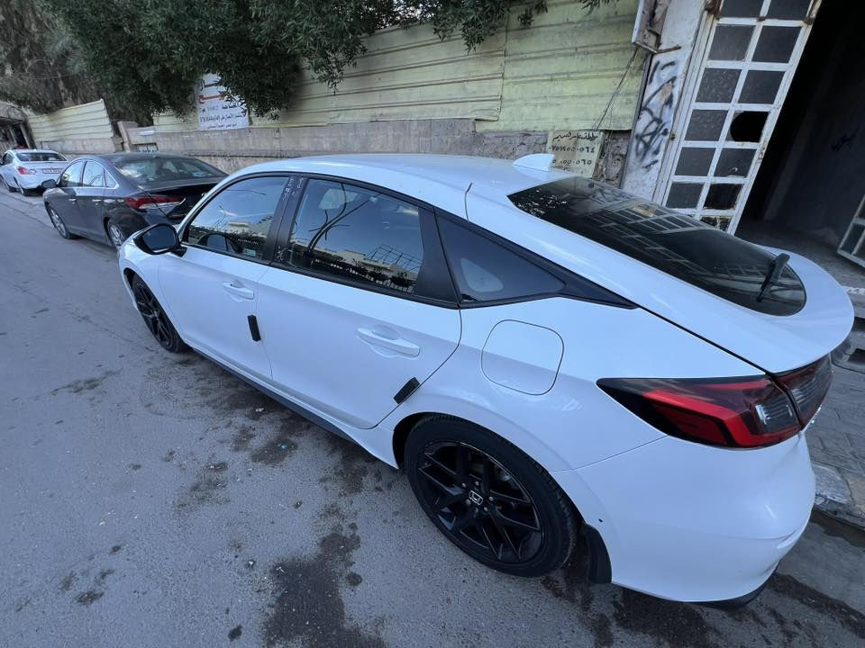 هوندا سيفك هاشباك 2023 بانزين 
محرك 2000 تنفس طبيعي 
عداد المسافة 64 الف كيلو 
موصفات سبورت
حادث خفيف رقم الشاصي بالصور

السعر 155 بيها مجال لشراي 

لتواصل 
*********** وايتس
