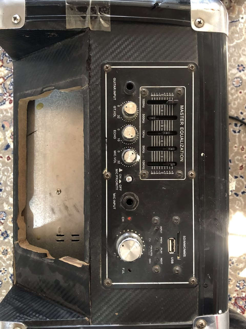 نضيف
صوت كلش عالي 
ما بيه اي مشكله 
بس بدون شاشه
شغل كهربا و بطاريه 
بطاريه ظعيف
سستم كامل شغال 
سعر خاص


**إذا كنت صاحب هذا الإعلان وتريد حذفه لأي سبب، رجاءا أرسل رسالة إلى الدعم الفني**