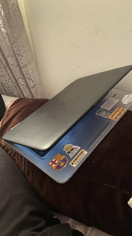 HP ProBook 640 G2
* Core i5-6300U
* RAM 8GB
* SSD
* شاشة 14 إنج
* Windows 10 Pro
* كاميرا وبلوتوث وواي فاي
•وياه جنطه وماوس باد وشاحنه (الابتوب بيه مشكله بالبطاريه فقط من تطفه الكهرباء يطول دقيقه الى دقيقتين ويطفه) 

 السعر المطلوب: 350 ألف دينار قابل للتفاوض
***********
