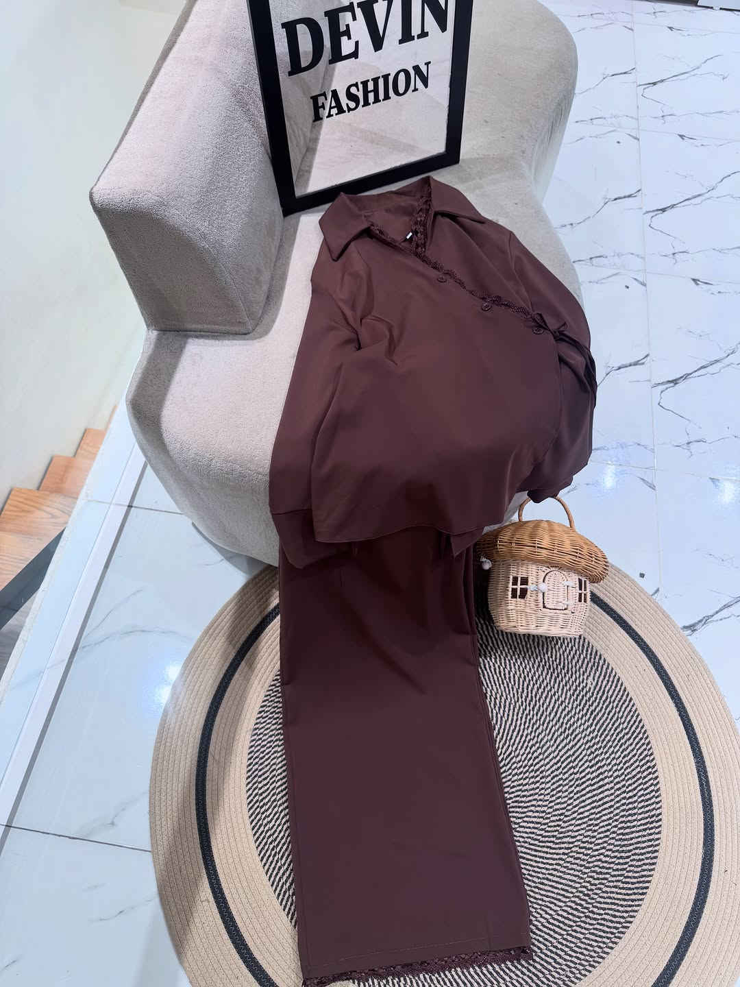 سوت لف بتصميم دانتيل من الاطراف كوالتي عالي ✨
متوفر ب 4 الوان ✨
✨✨✨✨
طول القميص 75cm 
بنطرون كيلوت اطرافه دانتيل  طول 105cm
قياسات 38-46
✨✨✨✨
راهي 
قطع محدوده✨
#اكسبلور_فولو #اكسبلورر #اكسبلور_explore #اكسبلور_العراق_السعوديه_الاردن_ايران_الكويت_طق_لايكات_كومنت_يلاا💙 #اكسبلور_ضيفونا


**إذا كنت صاحب هذا الإعلان وتريد حذفه لأي سبب، رجاءا أرسل رسالة إلى الدعم الفني**