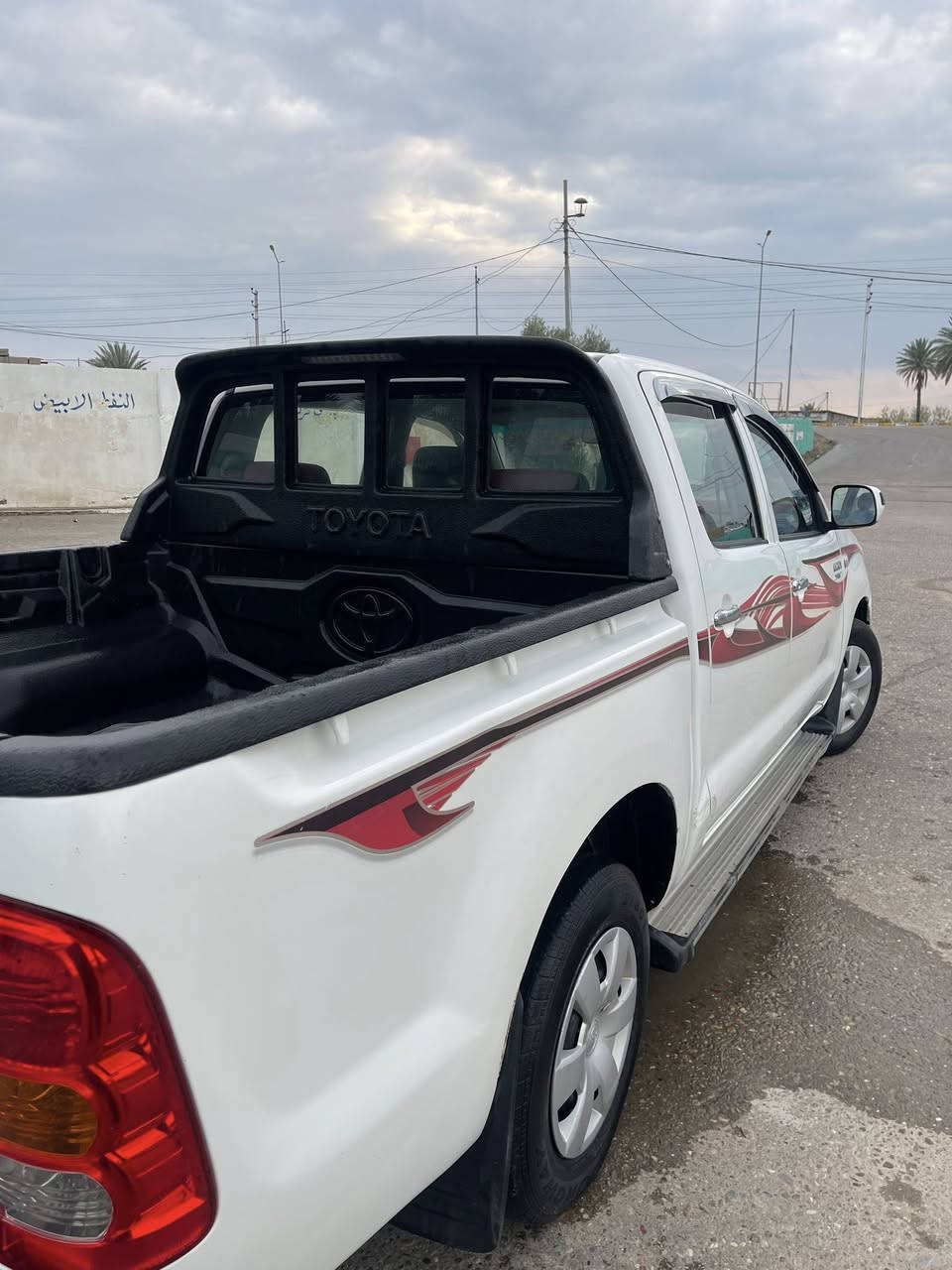 السلام عليكم
البيع

تيوتا هايلوكس

موديل 2010

تبريد ثلج 🥶

كير عادي 

محرك كير كفاله

دوشمه كامله

الضرر (بيها مكانين بارد بسيط جدآ)

مكان السياره الانبار جزيره الخالديه(السياره بسمي تحويل ثاني يوم)

الهاتف ***********
