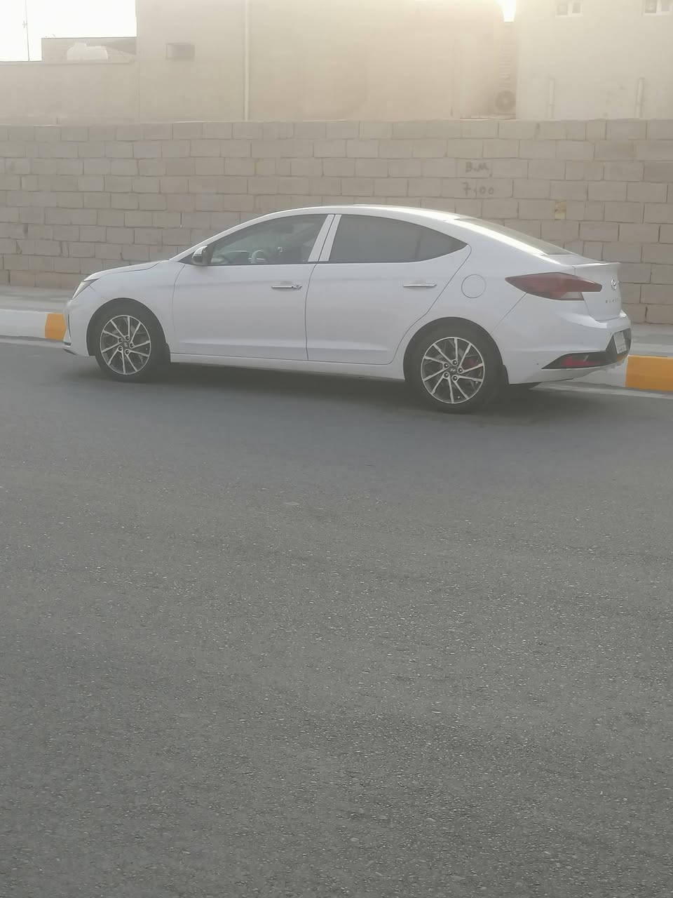 السلام عليكم
النترا خليجي للبيع موديل 2020 
مواصفات السياره
فتحه   بصمه   حساسات  كامره دواره.  مرايات شفط   ترحيب بالابواب    تبريد قطعتين  كير ومكينه كفاله عامه  مكينه 2000المرغوب  العنوان الناصريه سوق الشيوخ والسعر 143 وبيها مجال للشراي  ***********
