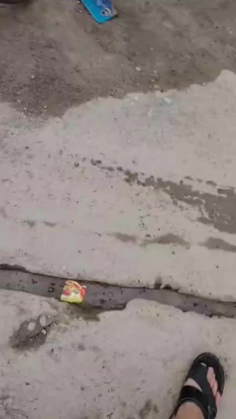 السلام عليكم مكلف بالنشر بيت للبيع المساحه مذكوره بالفيديو الموقع حي السلام قضاء  التفاصيل عبر رقم ***********
