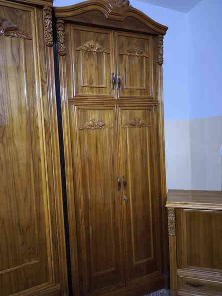 السلام عليكم غرفه صاج اخشاب عراقي
جديده لوك السعر 2مليون وبها مجال 
الرقم ***********  تكريت الشهامه
