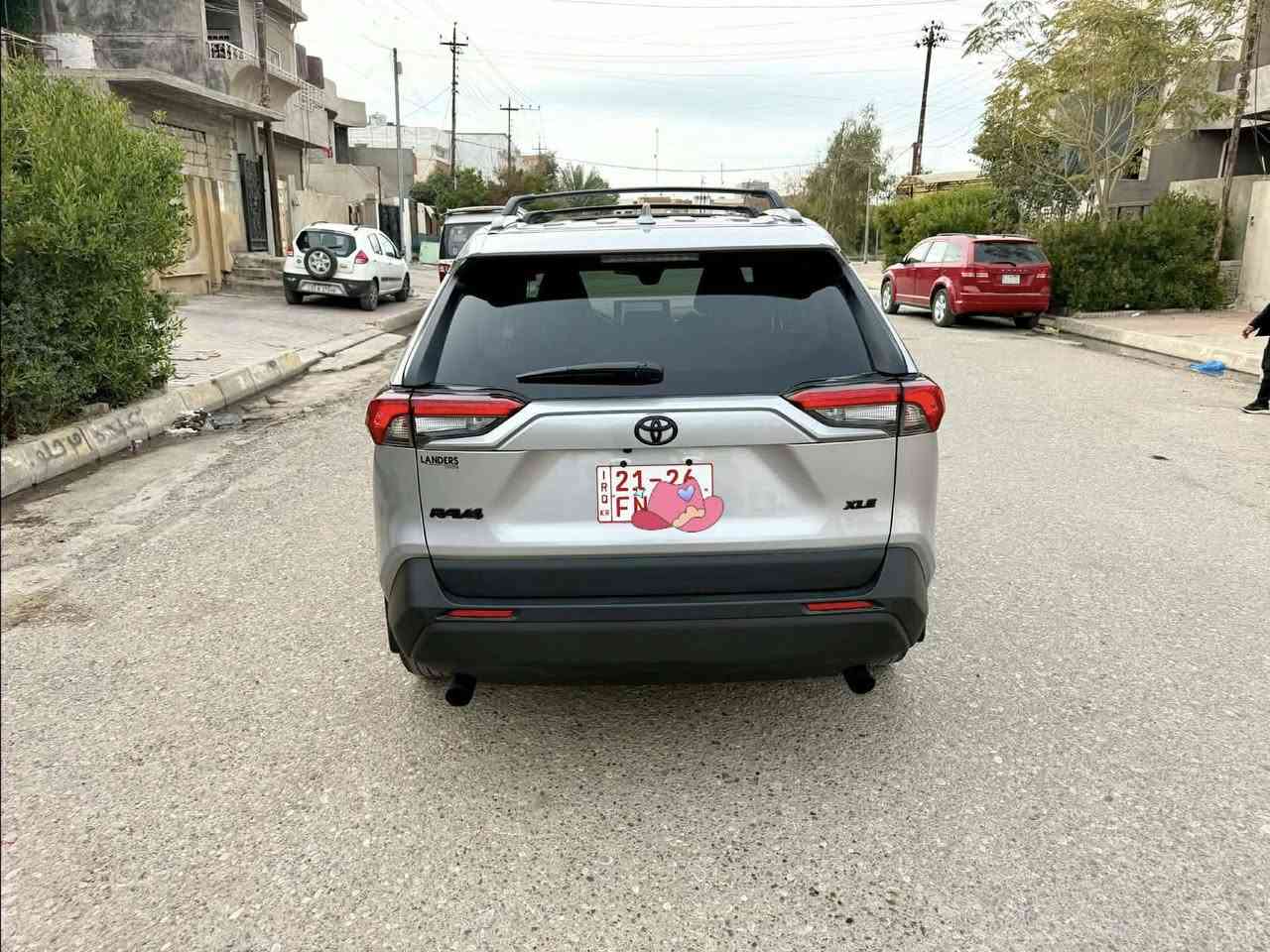 راف فور 2025 وارد أمريكي 🇺🇸 ماشية 9 الف فقط فقط ⛽️ بنزين
سيارة 🚗 فقط بيه نصف جاملغ سكن امامي صبغ ومقدمة بونيد شبر تعديل بارد خفيف لاغيره
جميع 🎈 ارباكات سليمة دواخل سليمة
سيارة موصفات XLE فول فول 
-بصمة ابواب بصمة وجنطة كهرباء وتشغيل عن بعد 
- رادار وحجر صالنصا بلادي ونقطة عمياء 
-داخل لونين مميز وكشنات جلد وتدفئة وكهربائي وخزن
-سماعات دمام وبردة خلفي وتبريد قطعتين وفتحة سلايت
-شاشه جبيرة ويل كروم حجم 19 جبير بلادي 
-شحن وأير لايس ومانع ضباب واستيرن تدفئة
-نظام ايكو ونورمال وسبورت وسايد بريك بصمة 
-تحكمات وكامرة خلفي وأمامي وتصوير فديوه امامي خزن
-لايتات ليت وبلاكجتور 🚗 سيارة بدون اي نقص جاهزة 100‎%‎

((((سيارة بدون رقم تترقم شمالي تكلفة رقم على مشتري او إذا تريد نرقملك إيه حاضر تستلم سنوية بسمك بيوم واحد )))
مكان سيارة 🚗 كركوك حي العسكري سعره 236 $بيه مجال 

للاستفسار موبايل 📲 *********** او مراسلة واتساب 

وصوار ضرر واضح من ضمن صوار نشر مع رقم شاصي
