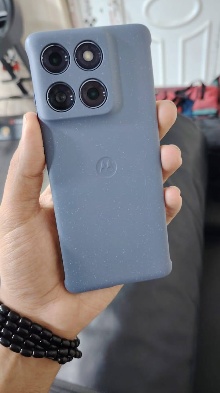 السلام عليكم للبيع موتورلا 60 فيوجن 3
ذاكره 256
عشوائيه 12 
بطاريه 6000 
شحن سريع 68 واط 
كفرين وياه 
وباكيته وشاحنته وياه 
يدعم 90 فريم بوبجي 
سعر جديد 361 الف 
اني عارضه 285 الف 
مكاني التاميم 
***********
