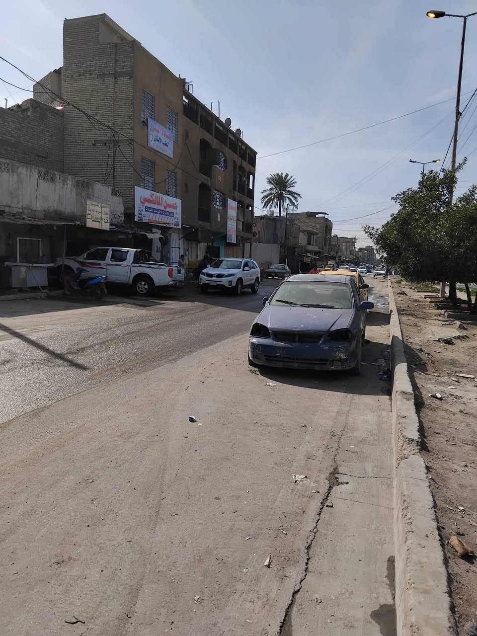 سلام عليكم بنايه للايجار ط ارضي مساحه ٢٠٠م ٥محلات مفتوحه  مع وجود صحيات  بغداد الحريه الثالثه شارع المسعودي اي شارع المعارض  واي استفسار  ***********
