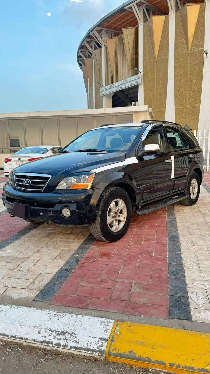 كيا سورنتو
مديل 2008 وارد امريكي
محرك 6 سلندر بلادي
رقم بغداد باسمي مشروع وطني 
مواصفاتها
فورويل دفع رباعي + فتحة سقف + كشنات جلد
+ تدفئة كشنات + تبريد تدفئة + شاشة + تحكم ستيرن + لايت عالي زنون + باتري جديد 
محرك و كير(  كفاله )
 وارد امريكي ضربتها جنطه +
وبالعراق + تبدیل باب الصدر مكاني ناصريه *********** السعر 88 وبيها مجال
