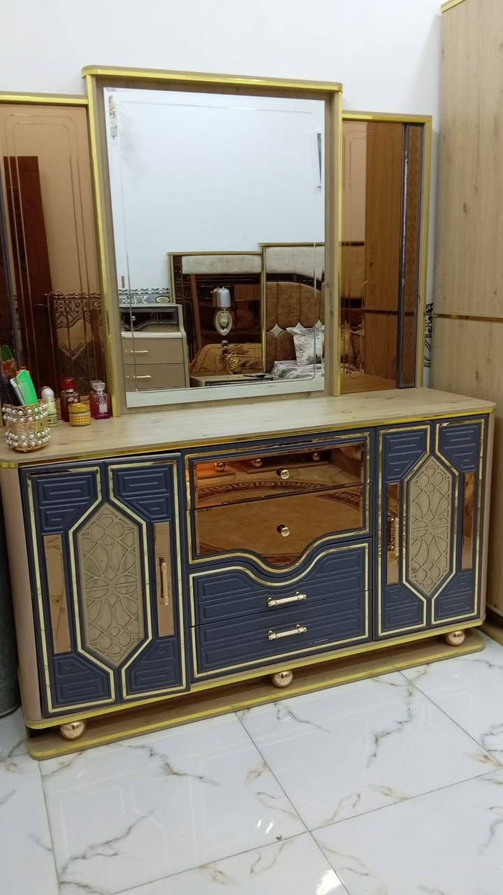 غرفه نوم للبيع استخدام 5 اشهر 11 قطعه مع الطابورية وميز البلازمه  الرقم متوفر واتساب
***********
