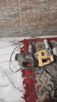 السلام عليكم عيني هاي كترات قطع واثنين دريلات همر للبيع نضاف وشغالت كلهن للبيع عددهن 4قطع مكاني بغداد التاجي شارع العلوه سمج والمخضر اي استفسار اتصال
***********
