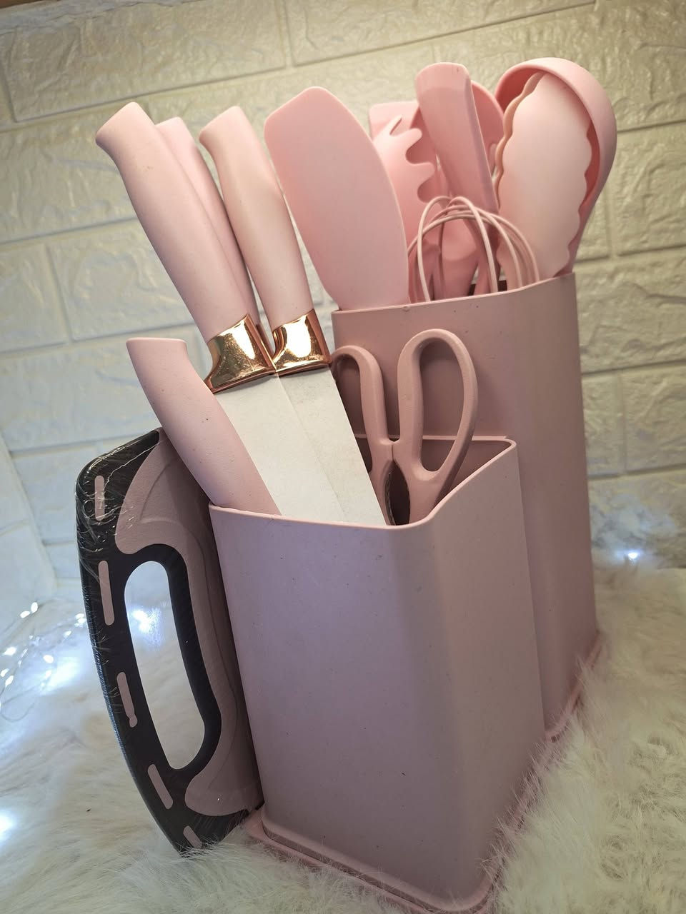 رفايع مطبخ سلكون الرفايع ١٣ قطعه والسكاكين ٥ قطع ومقص 
وتخته سلكون الأصلي ع اول تم ١٥


**إذا كنت صاحب هذا الإعلان وتريد حذفه لأي سبب، رجاءا أرسل رسالة إلى الدعم الفني**