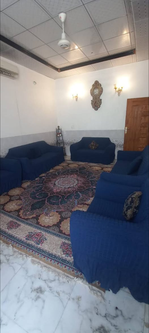 للبيع نص دونم مساحه 1250م
كربلاء شارع السيده زينب الكنطره البيضاء شارع ابو طحين يتكون عن شارع السيده زينب كيلو وربع يتكون من بيتين مساحة
 البيت الاول 340م مع مضيف 14م
البيت الثاتي200م 
مع ارض زراعيه حوالي 500م فيها نخيل عدد 22
للإستفسار 
***********
***********
