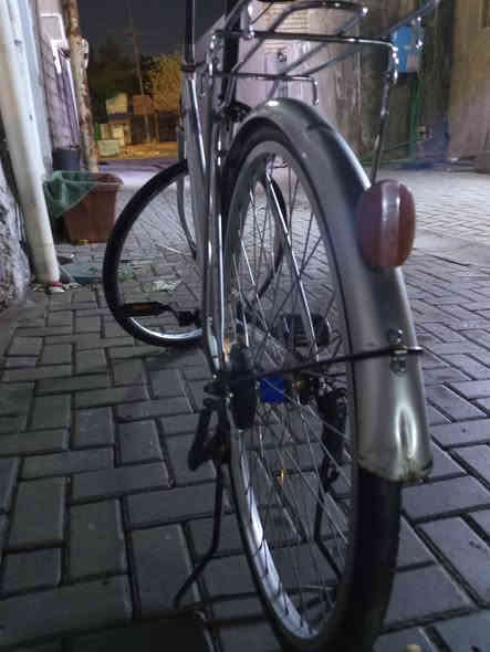 بايسكل للبيع بناتي كامل  السعر 75 وبي مجال *********** المكان شعب حي اور
