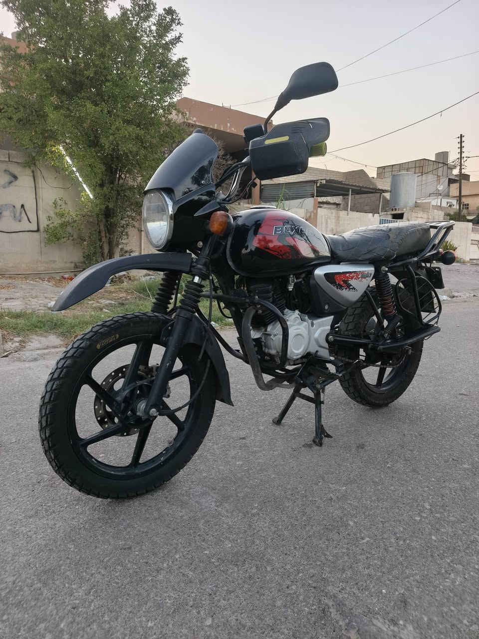 السلام عليكم بوكسر 2023 رقم كركوك شرط التحويل الدراجه كامله مكمله بدون اي نقص محرك مفتوح شرط لا صرف ولا بخار تايرات جدد بريكات وره وگدام جدد دراجه خير من الله سعرها  مليونين مكانها كركوك ***********
