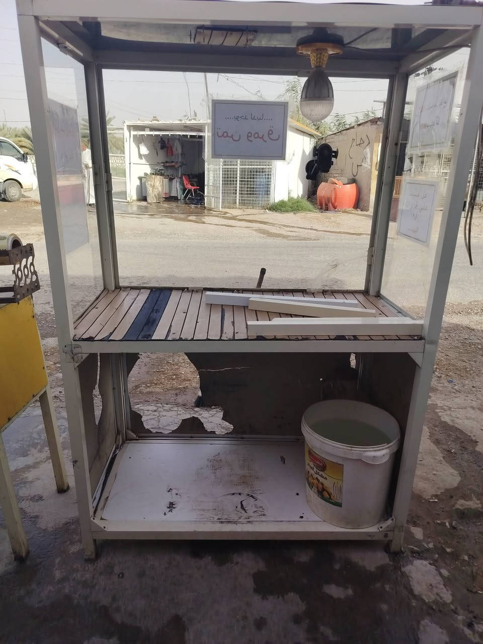 ميز جام خانه للبيع بي ضرر بس الالكبونه مكانه بابل الساده ابو خطه قرب شارع ٨٠ يم الجسر السعر ٧٥ ألف وبي مجال حق الجيه ***********مامتوجد فيس
