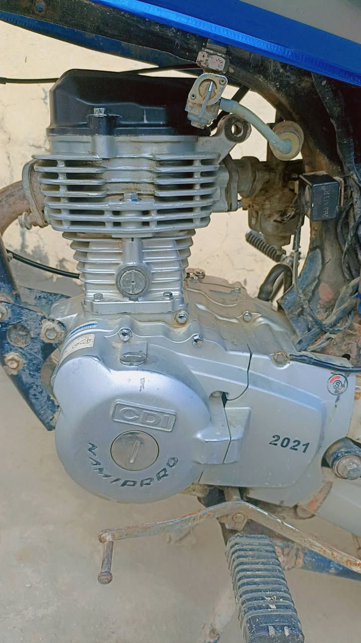 دراجه كلك للبيع السعر 300 بيه مجال قليل حك جيه رقمي ***********
