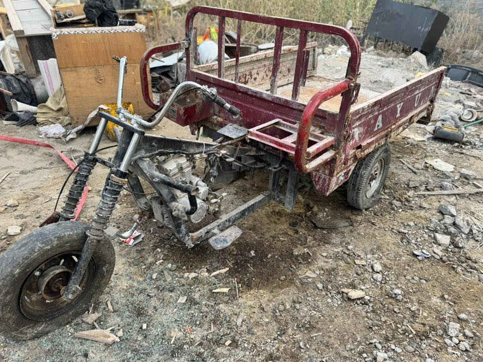 ستوته دايوان كوم حديد بدون اوراق 
مكينه صقر ٢٠٢٣ مال بلال الاصليه
سعره ٢٥٠ الف 
***********
