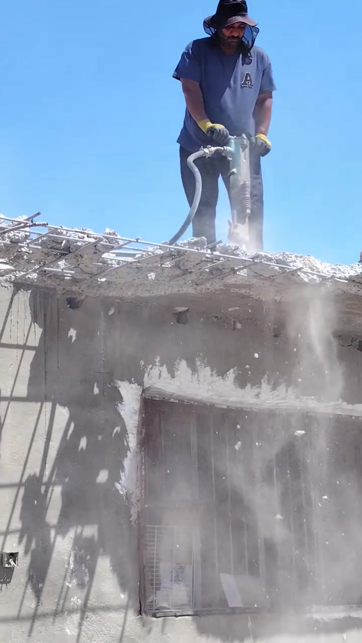 سلام عليكم كمبريسر تفليش جميع انواع الكونكريت التواصل على الرقم *********** ابو آدم

