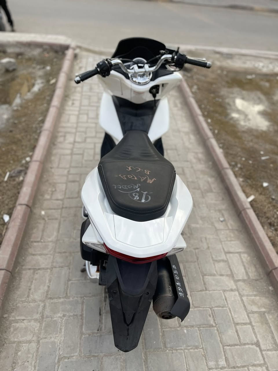 شباب بي سي اكس جيل ثاني مديل 18مكينه 150موصفات مكفوله كفاله عامه كفر ومكينه شوط ذا مفتوحه تجي تاخذه بلاش ماشيه 23 سعر 14 و نص رقم ***********
