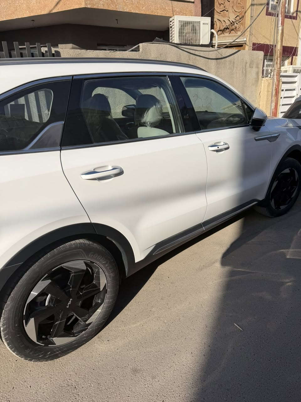 سورينتو 2024 رقم بغداد رقم جديد كفاله عامه من كلشي  السياره ماشيه12 ألف  ***********
