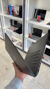 سيرفس لابتوب ٣ • شاشة ١٥إنج • i7 32GB 1TB