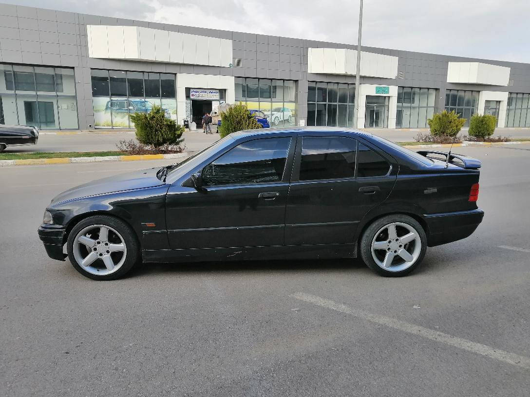 ماشااللە لە ماڵی هەموو لایــەک 🖤
bmw زەعرا  525 
 ئاڕمی پلاستیکی دهۆکە سەنەوی و حاسیبەو کامل ئەوەلیاتی لەگەڵایە. نمونە لە جوانی بێ دەعم و لێدرانە بێ مەسرەفە ماڵی دۆستە 
سەقف و شانی بەشەرتە تەقەو ڕەقەی نیە گێڕ و مەکینەی بەشەرت هەر چوار تایە و ویلی لۆک لۆکە دینارێ مەسرەفی تیا نیە 
نرخی 35 گەڵا و معامەلەیەکی برایانە 
شوێن و مەکانمان سلێمانی 
ژم.*********** 
موشتەری تەلەفون بکە لەخزمەتانام السليمانية, العراق
