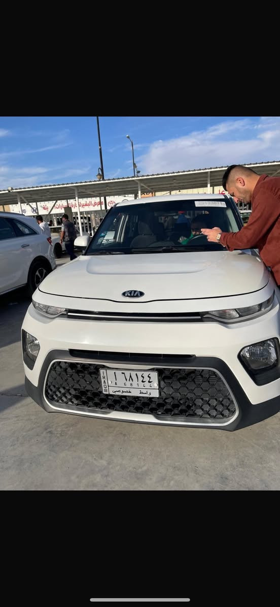كيا صول وارد امريكي موديل 2021
محرك 2000 دوش 
حادثة بنيد جاملغ 
سيارة نضيفة جاهزه
السعر 130 وبيه مجال
ت/‭0770 813 7986‬

