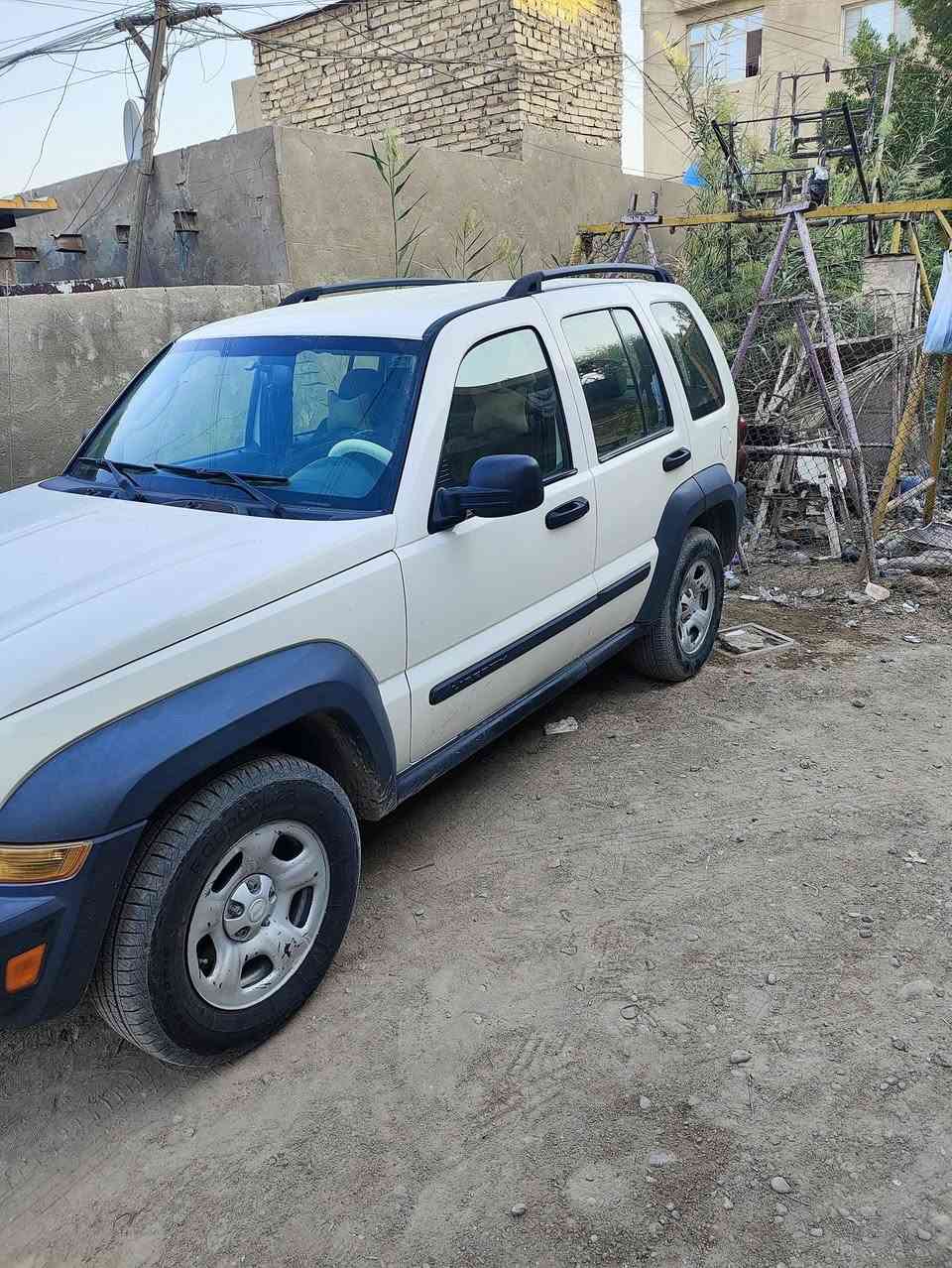 جيب لبرتي
2007ماشيه 146
مكفوله من كلشي 
محرك وكير تبريد تتفئه خير من عل بلاد
سكن بغداد بسمي 
غير متواجد عل فيس 
***********
