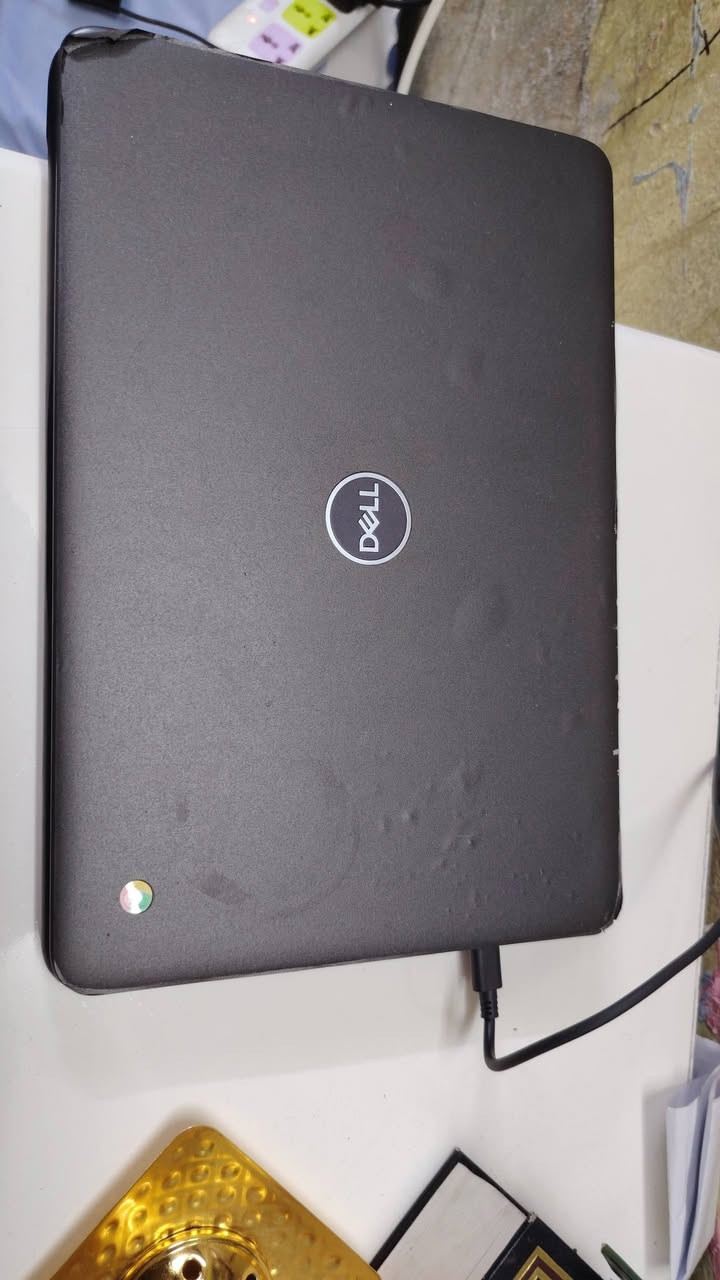 سلام عليكم لابتوب جديد شتريته ١٥٠ اريده ١٠٠ عنوان بصره حيانيه ***********
