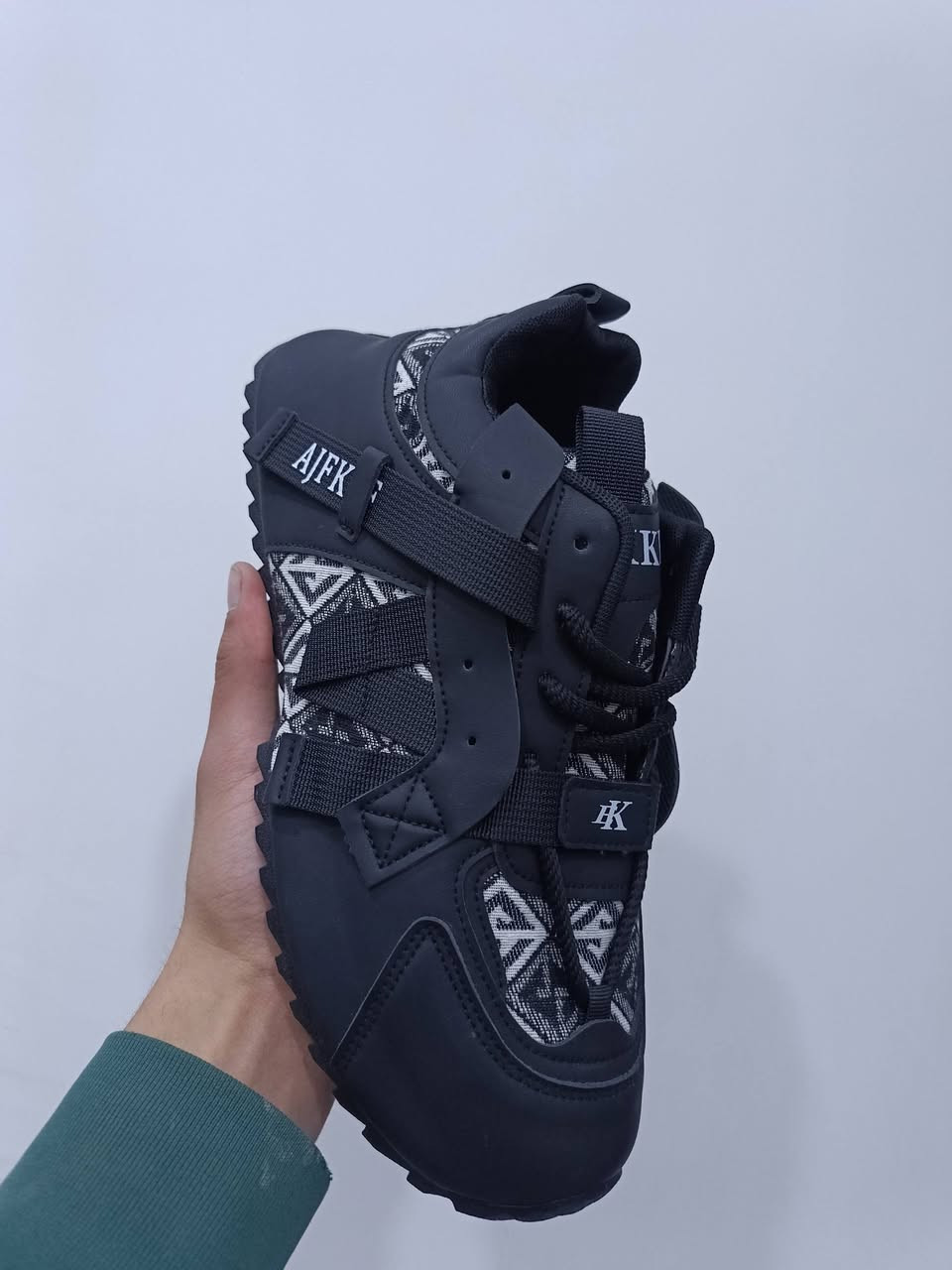 كل الموديلات ب10,000 فقط يوجد توصيل لكل المحافظات 3,000 فقط
العنوان الانبار _الصقلاوية_ الشهداء الثانية_ بجانب عمارة حجي جمعة 
للتواصل ***********
***********
