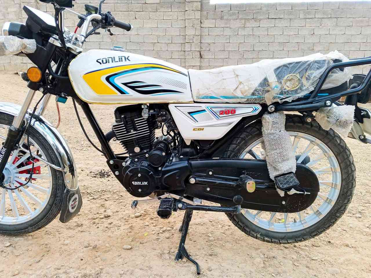 سولنك 25لبيع او مراوس ماوصل شي قيم بلي يحبه الله  على وضع شركة أوراق بصمات سويجات شراي يتفضل وهاذه رقمي ***********
