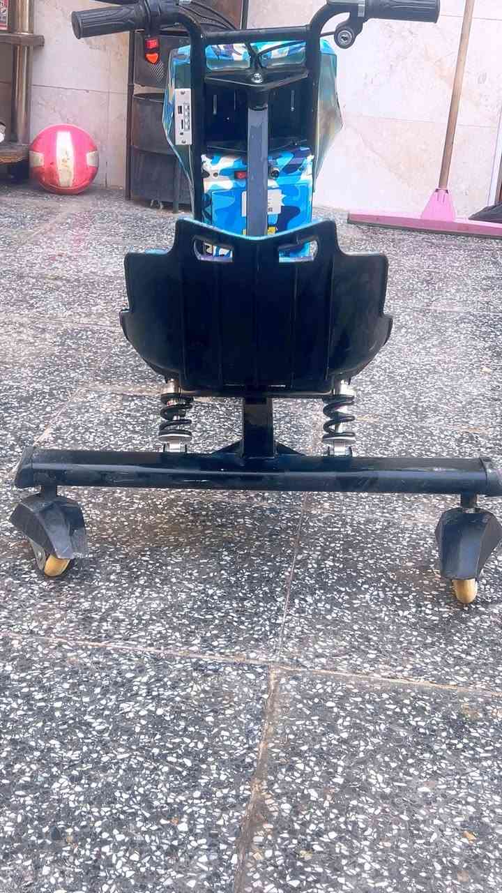 السلام عليكم سكوتر درفت للبيع السعر ١٥٠ الرقم للاتصال ***********
