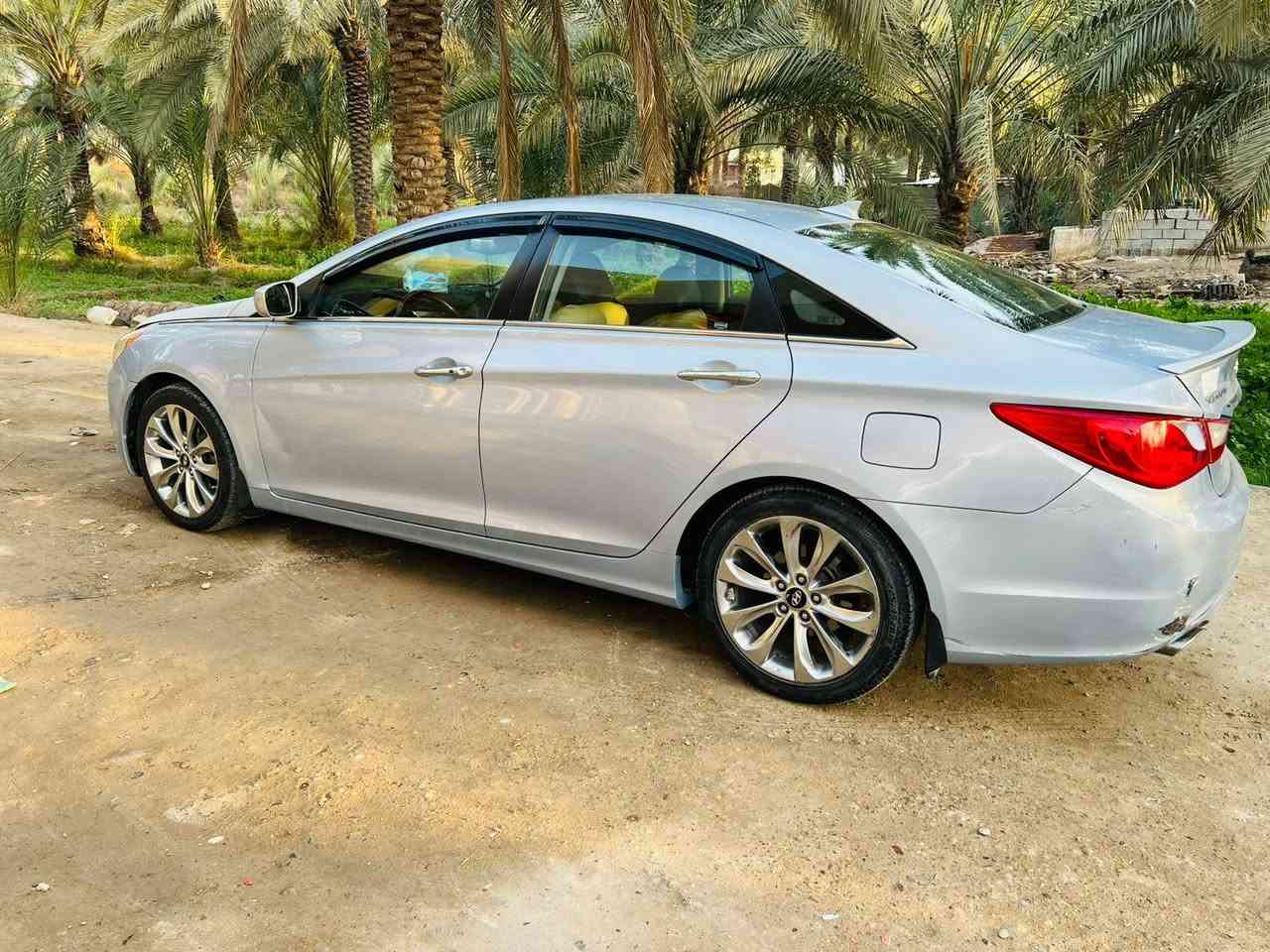 السلام عليكم سوناته 2013 رقم بغداد بسمي وارد امريكي حادثه دعاميه اماميه فقط مكينه 2400 جديده كير حداديه مكفولات  بصمه تحكم سترين فتحه كشنات كهربائيات فول مواصفات سياره نضيفه وجاهزه من كلشي رايده ب( 110 )وبيه مجال للشراي مكاني بابل المسيب غير متواجد علئ الفيس (الشراي يتصل *********** )
