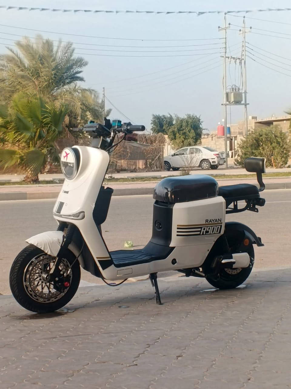 السلام عليكم دراجة شحن للبيع R900  جديدة ماصارلها سبوعين من طالعة من الوكيل دراجة ريان سويجين بصمتين حساسات كل شي شغال جديدة ماماشيه كلشش مكاني زبير حي الخطوة شارع المحكمة الجديدة سبب البيع محتاج ***********
