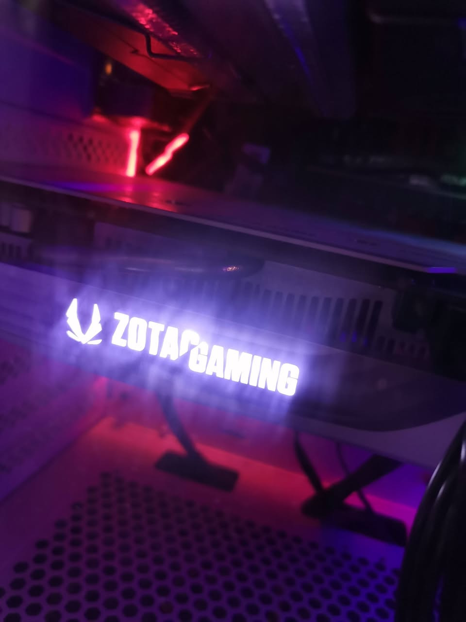 کیس للبیع سعره ٦٦٥ دولار

المواصفات:

CPU: AMD Ryzen 5 5500 (6 Cores / 12 Threads)

GPU: Zotec RTX 4060 8GB GDDR6

Motherboard: GIGABYTE B450M K 

RAM: 16GB (2 x 8GB) TeamGroup Delta RGB DDR4 3600MHz

Storage: 1TB Lexar NM620 NVMe M.2 SSD (Gen3 x4)

CPU Cooler: DEEPCOOL AK620 High-Performance Air Cooler

PSU: Segotep 650W 80+ Gold Certified


**إذا كنت صاحب هذا الإعلان وتريد حذفه لأي سبب، رجاءا أرسل رسالة إلى الدعم الفني**