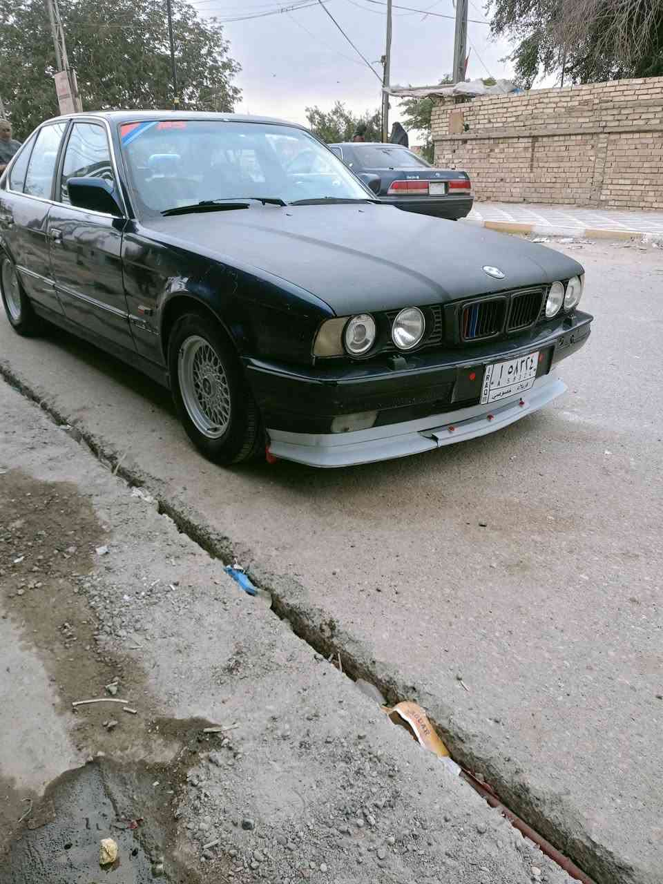 اسلام عليكم الوحش للبيع e34BMW حجم 525 موديل 1991 محرك مسكر فانوس  بجم عريض 🏮عليها ادامه كامله للمكينه كفاله كير مكينه اكسن شلعه معدل فول 🥰 كهربائيات كلها شغاله تبريد شغاله 🥶 شاشه اندرويد مرايت جوانب منفصل كهربات تحكم بل مري فول واحد على واحد عليها ويل خليه جديد طخم تاير جديد خرفتها حلوه عوزها ترتيب للبطاين حديده اماميه 70 بل 100 حديده خلفيه 100 بل 100 رقم كربلاء مشروع وطني وين ما يعجبك تتحول بسم عمي  سنويه صاقطه  نافذه    السعر 48 وبيها مجال   والي  تعجبه  ستفسار *********** مكاني ذي قار
