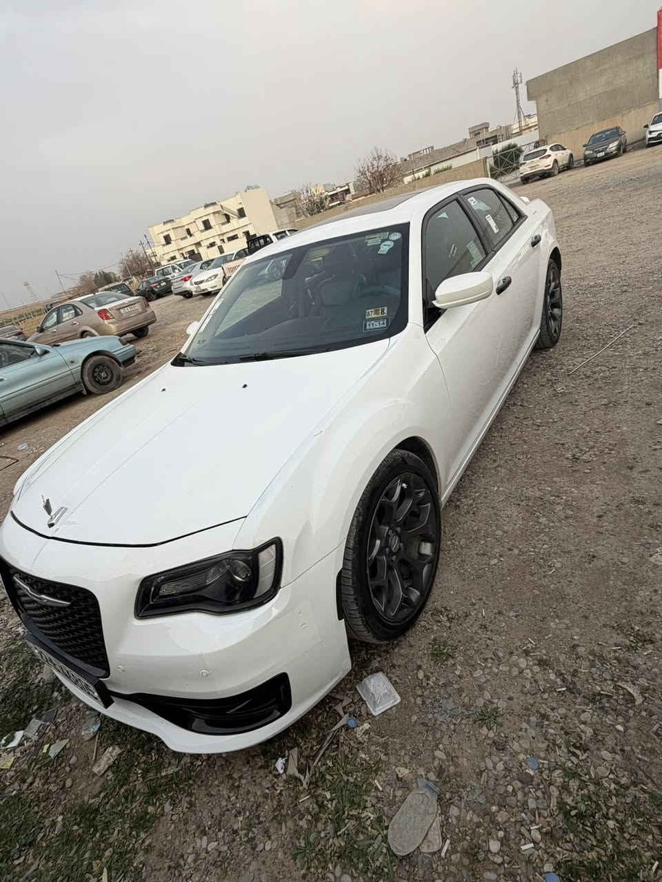 السلام عليكم اوباما للبيع وارد خليجي بيها ضرر داخل العراق 
٣ قطع بنيد جاملع وباب كير محرك كفاله ماشيه ١٢٥ ميل رقم اربيل و بأسمي رايدها ٢١٠ وبيها مجال  للاستفسار اكثر ***********
