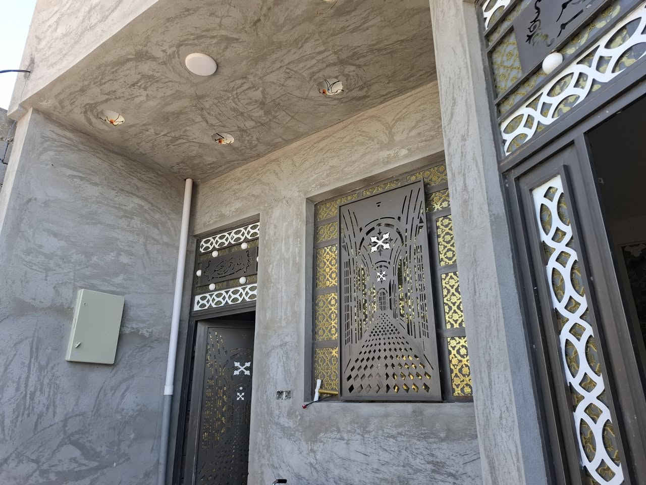 السلام عليكم دار للبيع ١٥٠مترطابوزراعي ازركيه سند ٢٥ استفسار اتصل ***********
