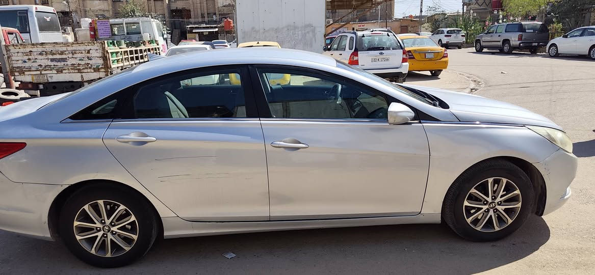 سوناتا موديل 2012 وارد امريكي محرك 2400 حادث جامل امامي فقط بيها شخوط بسيطه بسمي سياره رقم ذي قار مشوع وطني *********** البصرة, العراق
