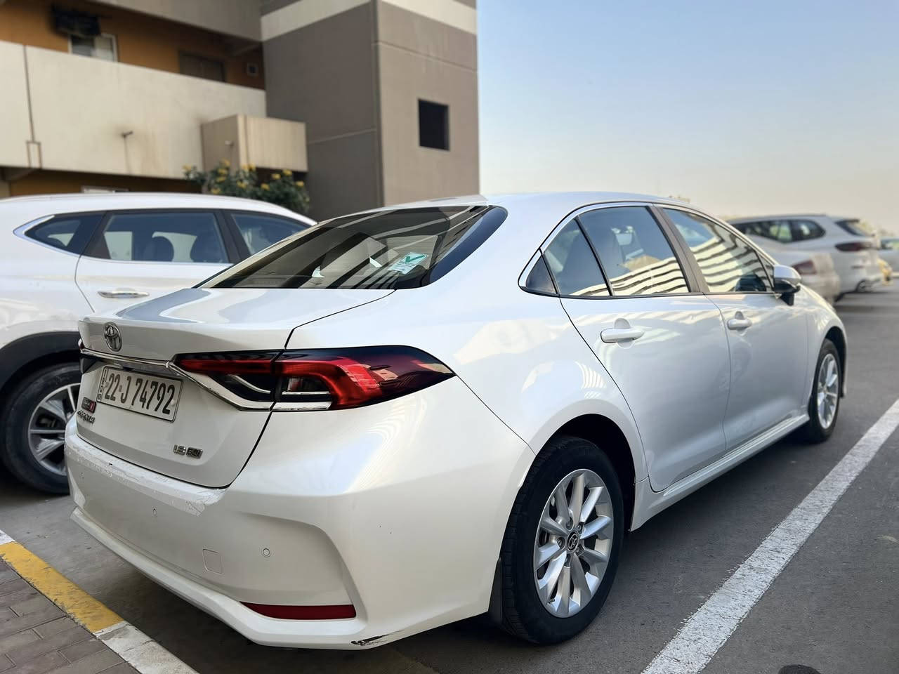 السلام عليكم كورلا موديل 22 خليجي مواصفات معروفة بيهة صبغ قليل بالجاملغ الامامي صفحة الصدر وبيهة بارد بالداير مال الجاملغ الخلفي صفحة السايق ماشية 112 الف السعر 160 وبيهة مجال  ***********
