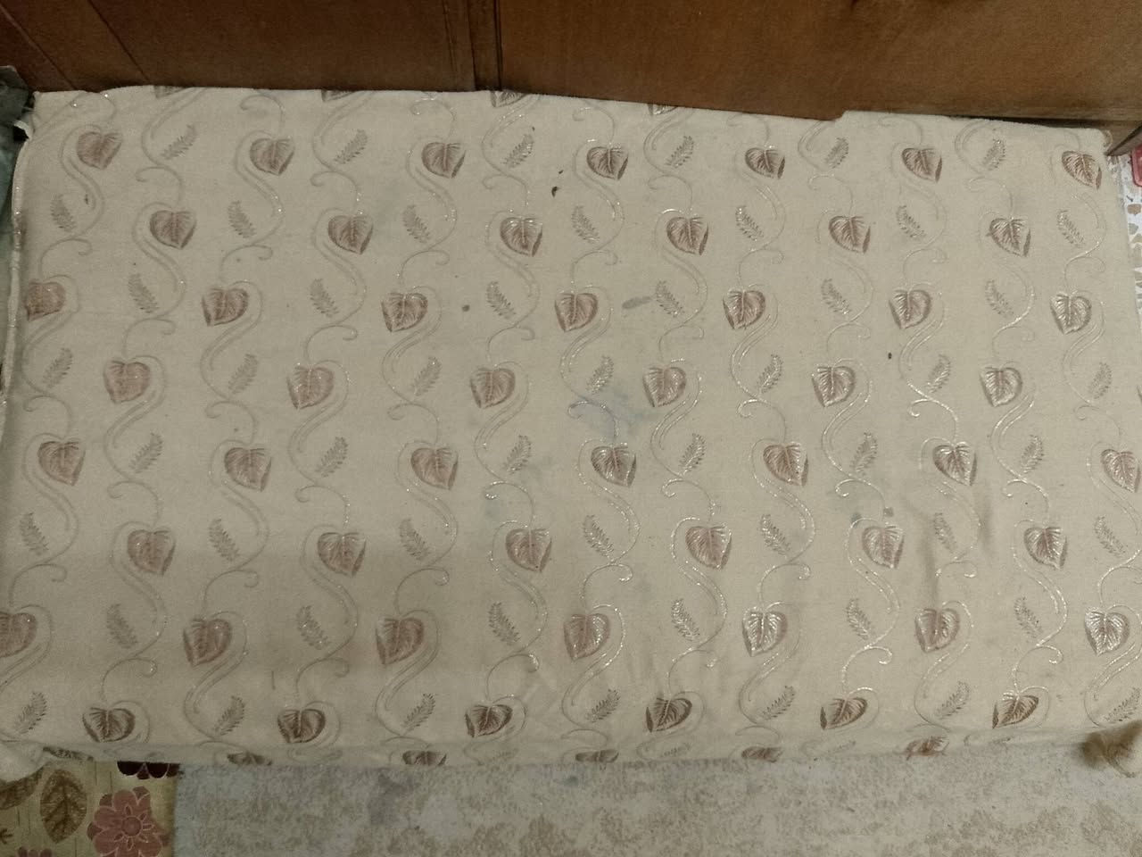 تخت كامل مع الملحقات وقريوله عدد اثنين وترهم طابقين مع الدواشك الاتصال ***********    ***********
