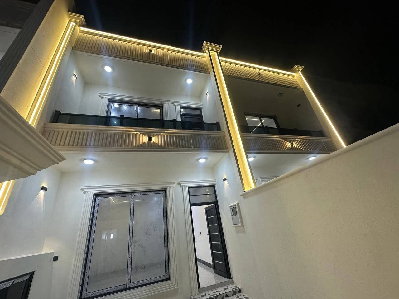 دارين طابو طبك للبيع
مساحه ١٠٠م واجهه ٥م طابقين
جديد صفر فول مواصفات

موقع الدار
كركوك حي العسكري خلف دائرة كاتب عدل قرب مدرسة فتيان المستقبل

محتويات البيت
استقبال
مطبخ وهول مشترك
غرفة نوم
درج داخلي
صحيات داخليه وخارجيه

الطابق الثاني
غرفة نوم
هول
صحيات
الاستفسار مكتب السيد البياتي للعقار
مبايل (*********** او ***********)
عنوان المكتب
كركوك القادسيه الثانيه
شارع المرور القديم
مقابل ثانوية المستقبل الاهليه
مجاور صيدلية مركز الدواء
نستقبل كافة العروض وعرضها في كركوك الطابو الزراعي التجاري السكني
