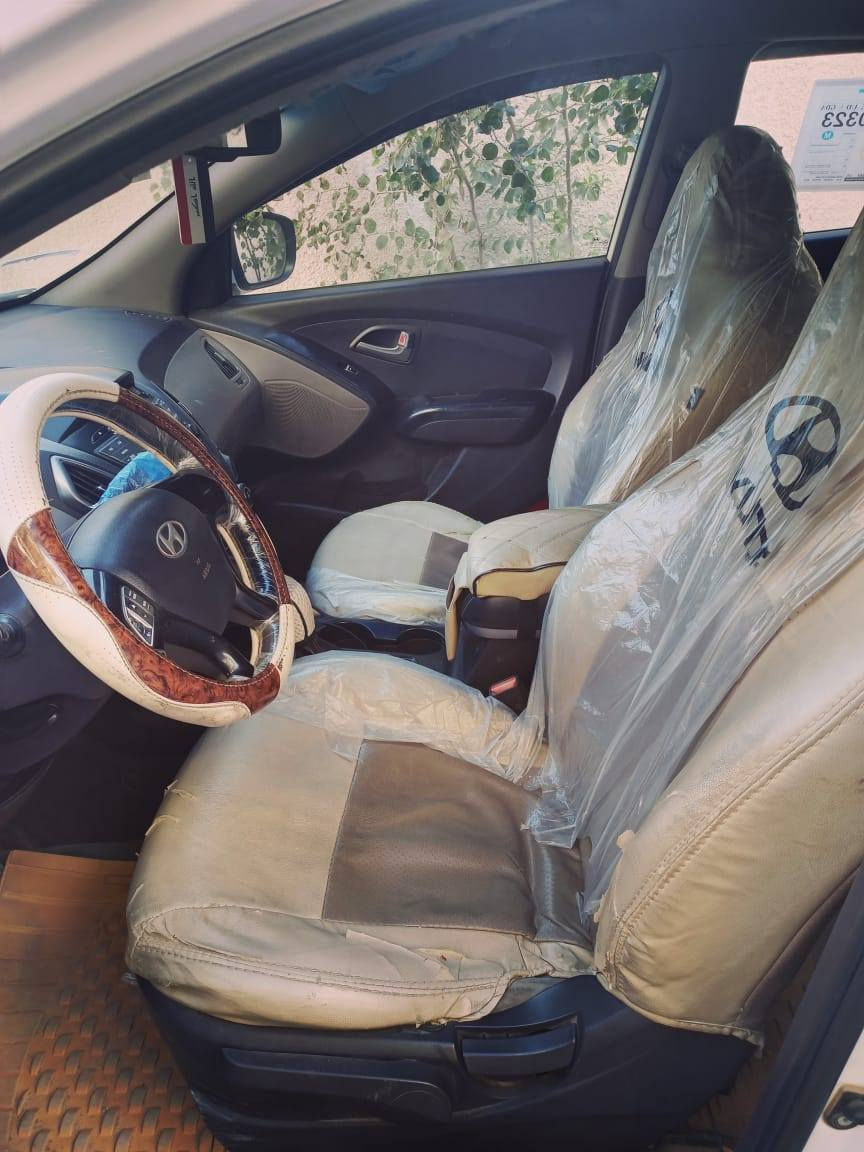 السلام عليكم  سياره توسان خليجي 2014
محرك  2000 دوش
رقم جديد انكليزي
التصال على هاذه الرقم  ***********
