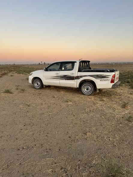 السلام عليكم 
تيوتا هايلوكس (عذاري )فلاحي بودي حوضي
موديل 2011شاصي 12
محدث بجم وبك لايت 2012
رقم سليمانيه دولي هزة وسنويه جديدة 
محرك وكير شرط 
طخم صدر جديد 
السيارة مصبوغه عام أبيع مگلوب بدون شواصي 
السعر 125قفل بدون اي عمله سعر نهائي 
يرهم مراوس لنترا كورلا سيراتو 
مكان السيارة جنوب الموصل ناحيه القيارة معرض الشهيد ابو زوبع 
للاستفسار 
***********
