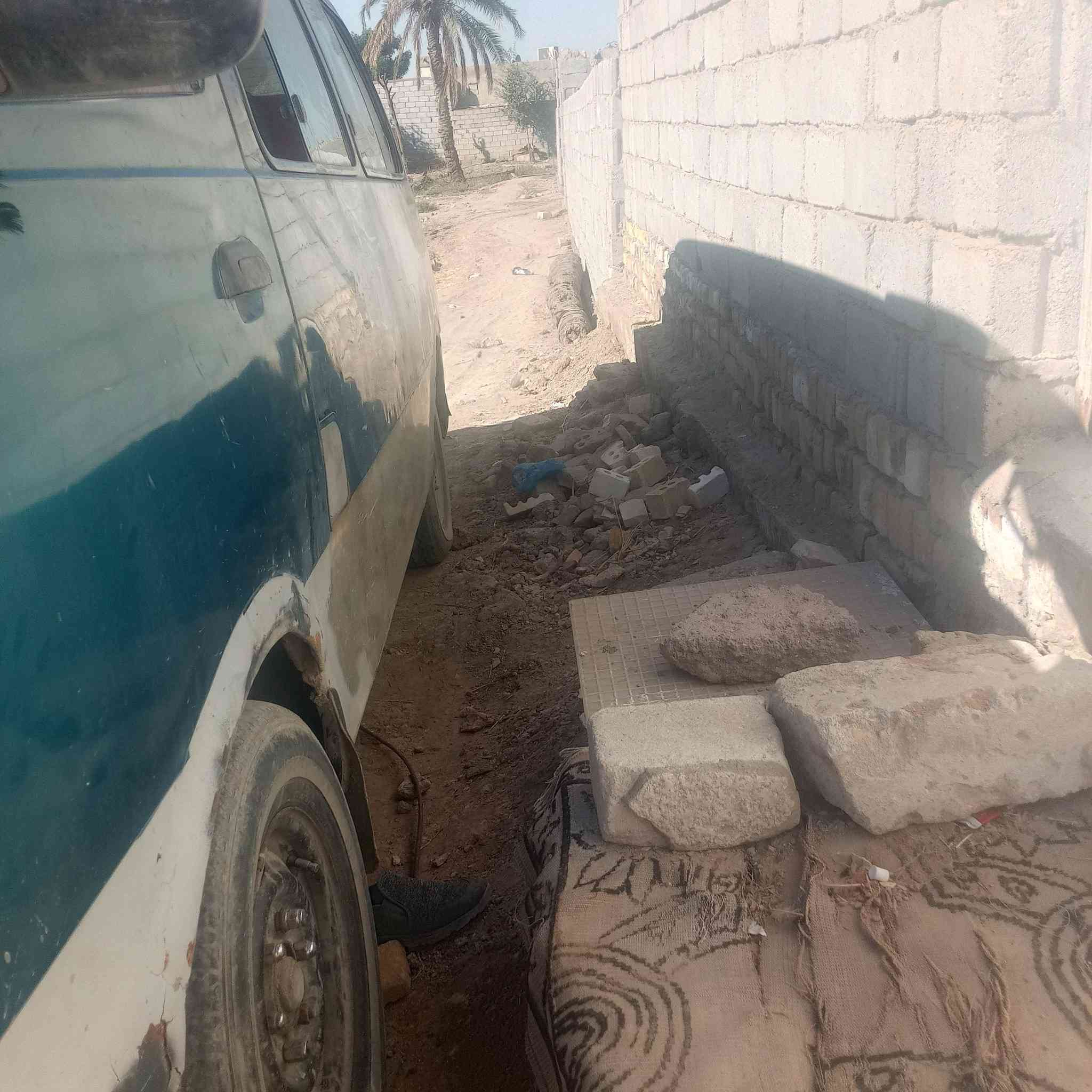 سلام عليكم بريجو موديل 97 تنباع على الحادث الموضح في الصورة أدناه شواصي اربعه  مكفولات مكينه وكيروكس مكفولات العنوان نجف -قضاء المناذره التصل على هذ الرقم***********
