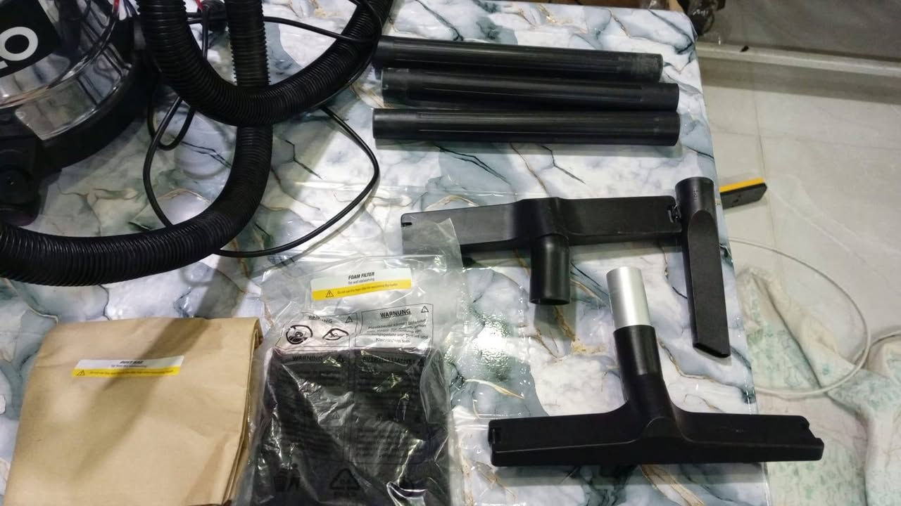 هذه مكنسة كهربائية للتنظيف الجاف والرطب من نوع Ozito VWD-1220S. 
القوة والسعة: محرك بقوة 1250 واط وخزان من الفولاذ المقاوم للصدأ بسعة 20 لتر.
متعددة الاستخدامات: مصممة لتنظيف الأوساخ الجافة والسوائل في الورش أو المنازل.
وظيفة النفخ: تحتوي على ميزة النفخ لتنظيف المناطق التي يصعب الوصول إليها.
التنقل: مزودة بعجلات لسهولة الحركة ومقبض للحمل
💥كل هذا بسعر ٦٥ الف فقط👍👌
للحجز والاستفسار مراسلة الصفحه
او واتساب *********** 🚚
