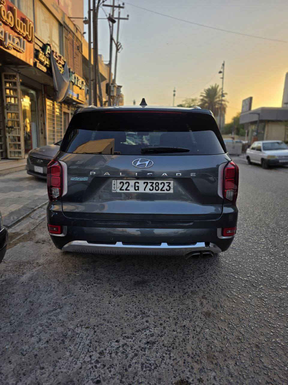 السلام عليكم للبيع فقط 
‏ HYUNDAI PALISADE كاليكرافي
مديل 2021 رقم اربيل جديد 
ماشية 90000 كلم
‏محرك V6/ 3.8L
اللون نفطي
المواصفات :-
فتحتين سقف 
اربع كامرات 360 
شاشه ديجيتل 
لايتLED امامي
لايت امامي زينون 3 عدسات 
بك لايت LED
كشنات سياحي منفصل
رادار امامي 
رادار جانبي
حساسات خلفيه
حساسات اماميه
صندوق كهربائي
بردات خلفيه بلادي
تبريد 3 قطع 
شاحن واير ليس
بصمه 
تشغيل عند بعد 
دخول ابواب ذكي
ماوس تحديد 4 وضعيات القياده 
كراسي كهرباء
كراسي هيتر+ تبريد 
شفتات ستيرن 
توقف ذاتي امامي خلفي 
السيارة جديدة وماناقصه اي شي
حادث صبغ بطرف البنيد شبر وجاملغ جه الايمن مبدل نفس اللون الايرباك برده امبدل وراجع سستم 
السيارة بدون شواصي 
اتواصل وبيها مجال
للاستفسار ***********
المكان النجف
