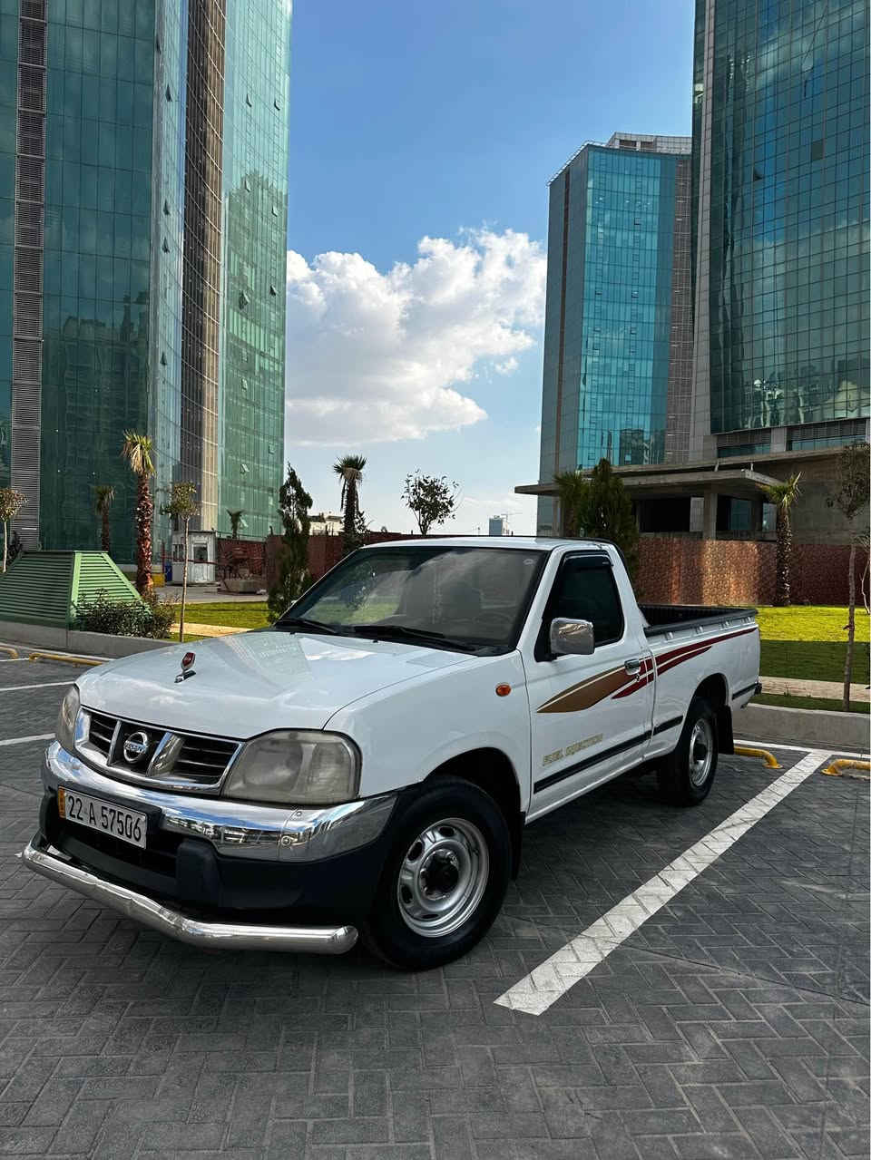 نیسان پیکەب ٢٠٠٨ مەکینە نەکرایتەوە کەمەک سەرف هەیە پیش و پشتی نوییە بی مسروف بی کیشە رەقەم و سەنەوی و هەزە نوییە توکمەکانی تحدیلە دەعمی نیە 
رەقەم موبایل *********** أربيل, العراق
