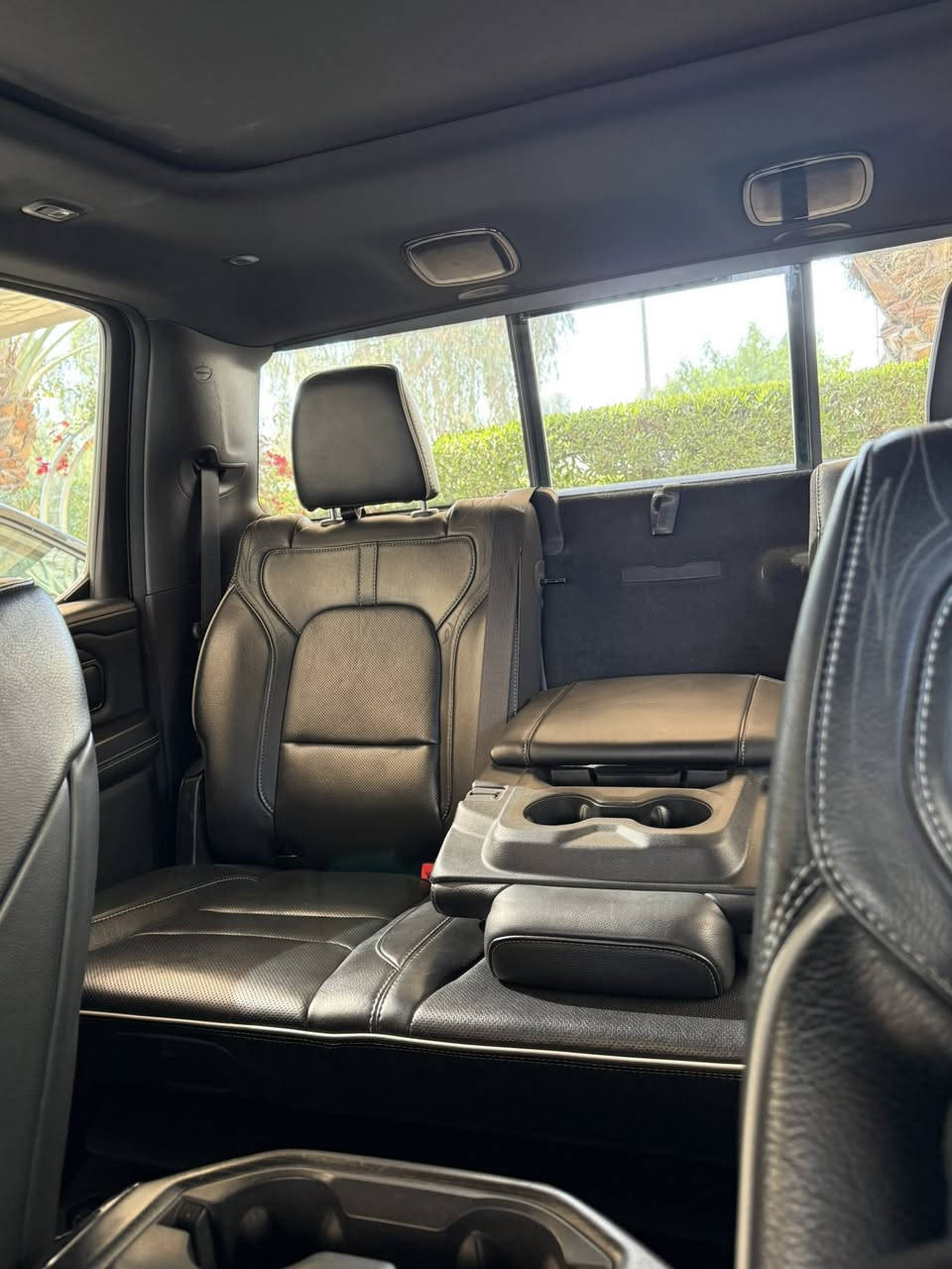 السلام عليكم رام لمتد موديل 2022 خليجي كلين ماشيه تقريبا 48000 الف كيلو متر. فئه لمتد فوول مواصفات 
١- داتا شو 
٢-كراسي كهرباء 
٣-تدفئة وتبريد كشنات امامي وخلفي 
٤-رام بوكس 
٥-بانوراما 
٦-شاشه تيسلا وكاميرات 360 درجه 
٧-جكات 
٨-رادارات امامي خلفي  
بعد بيها مواصفات شنو الي يعجبك بيها اعلى فئه 
رقمها دهوك باسمي تحويل مباشر 

سعرها 51.500 دولار وبيها مجال حك الجيه 
للاستفسار على الخاص او على الرقم *********** واتساب فقط 
بالنسبه لجماعه سعرها غالي فلوسك يمك وحلالي يمي وإنشاء الله تأخذ احسن من عدها واعلى
